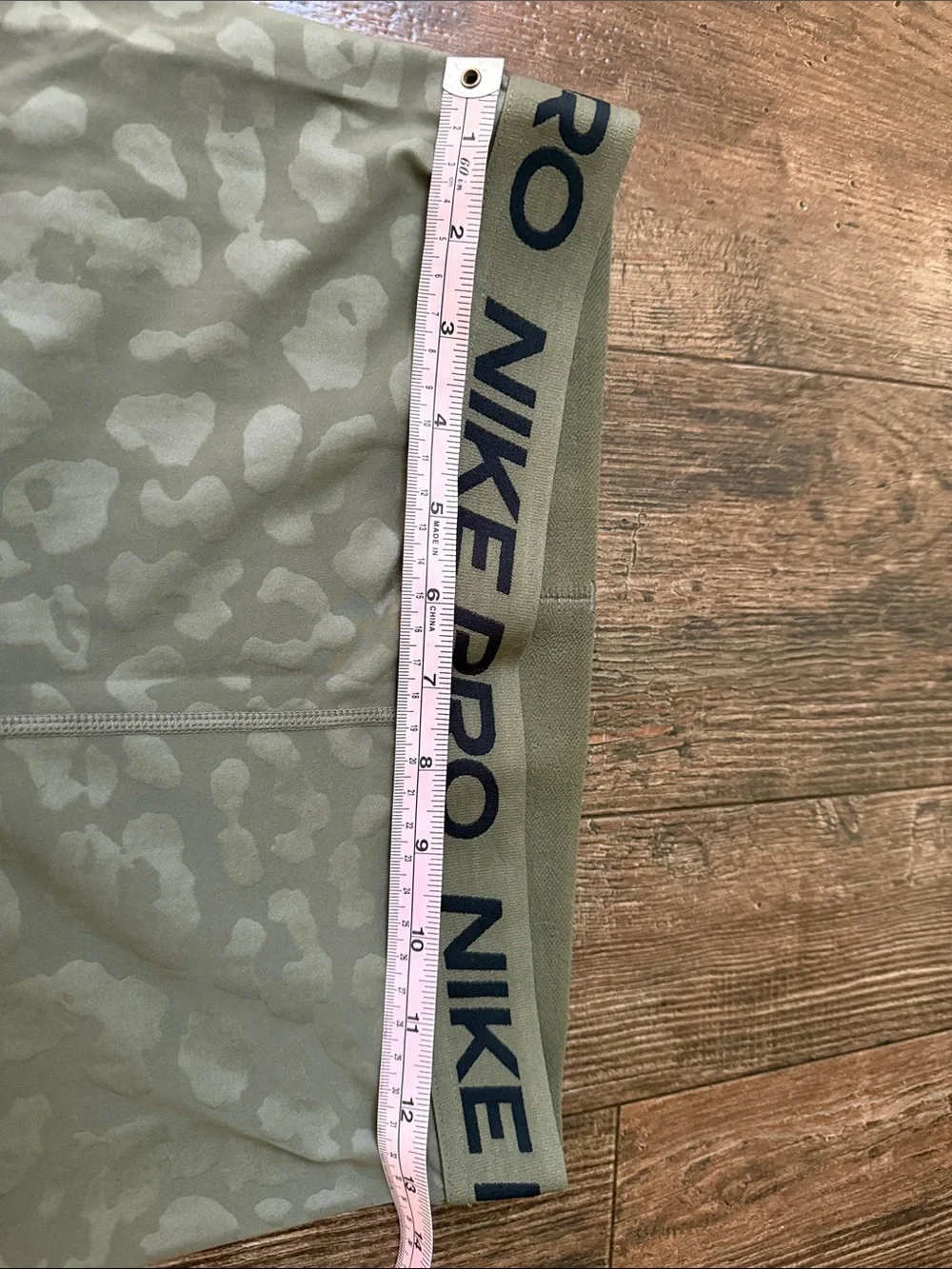 Nike Olive Green Leopard-Print Racerback Sports Bra and Leggings Size M